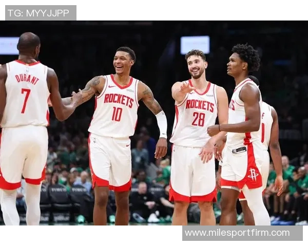 火箭队在争抢回合数的潮流中独辟蹊径依靠进攻篮板提升顶级进攻效率