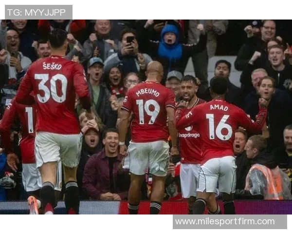 姆伯莫梅开二度助曼联赢得胜利荣膺英超第9轮最佳球员称号 姆伯莫梅开二度助曼联赢得胜利荣膺英超第9轮最佳球员称号