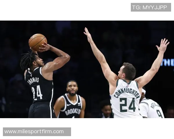 赛季至今仅四人场均得分19分以上并抓下12个篮板命中率超50解析