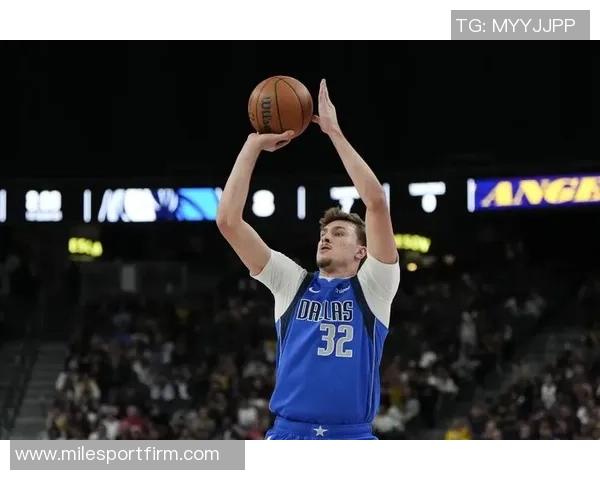 比尔西蒙斯直言基德应停止让弗拉格打控卫这一愚蠢决定