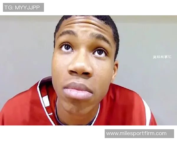 字母哥奋力拼搏半场贡献15分6板球队却落后19分艰难追赶之路