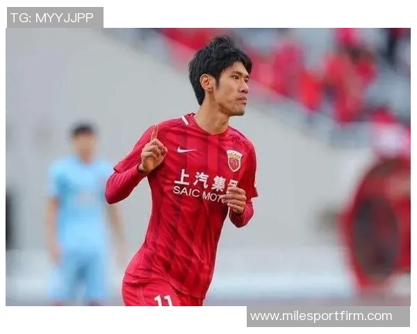 吕文君携手海港一路夺冠从中乙到中超退役后执教梯队传承足球梦想